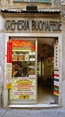In Genoa you find many shops with Ligurian products