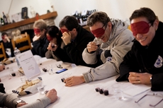 A funny evening with blind winetasting in Liguria