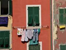 clothes-on-a-clothesline-cinque-terre-italy