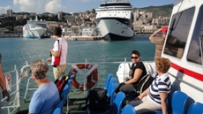 Short break during the hinik tour with a harbour tour in Genoa